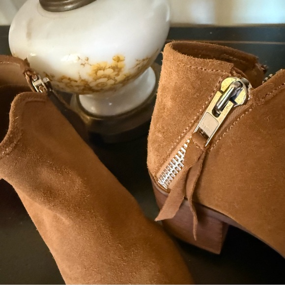 Steve Madden Brown Suede Ankle Booties - Picture 6 of 15
